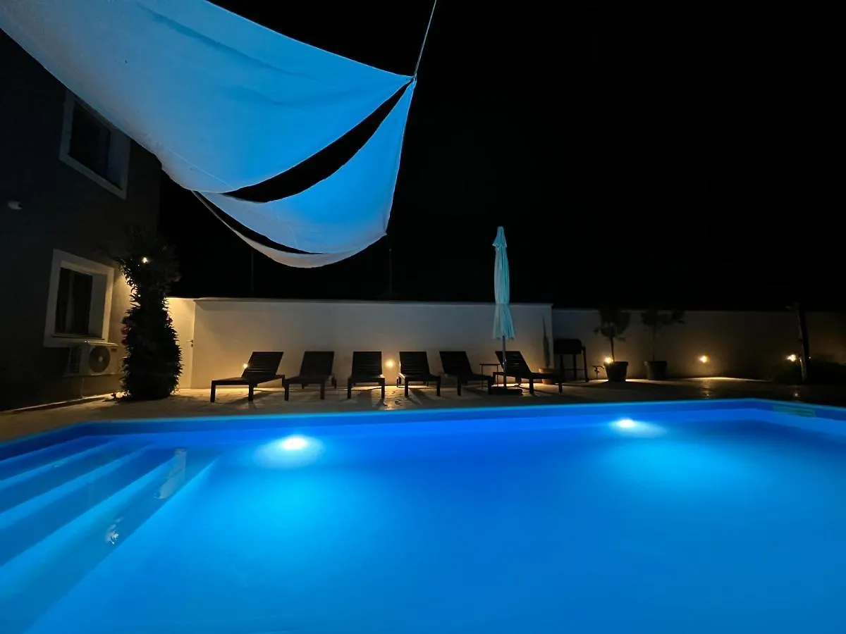 Stankovci Boutique House Ika With Private Swimming Poolヴィラ ヴィラ
